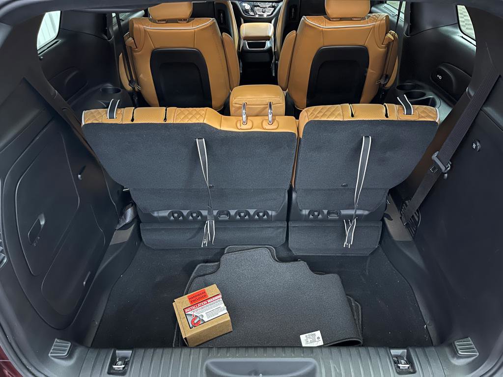 Used 2023 Chrysler Pacifica Pinnacle image 15