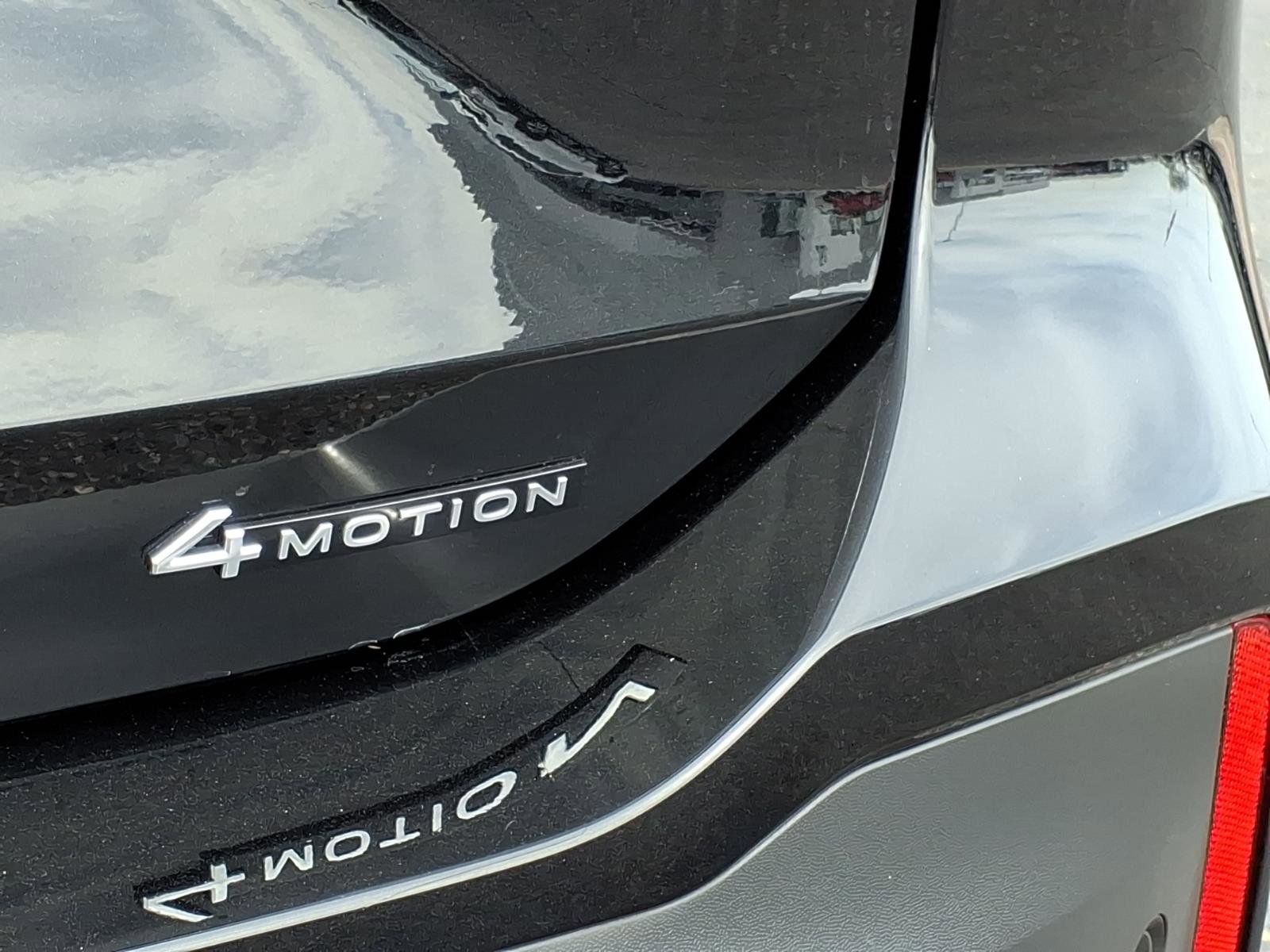 Certified 2025 Volkswagen Tiguan SE AWD/4WD image 16