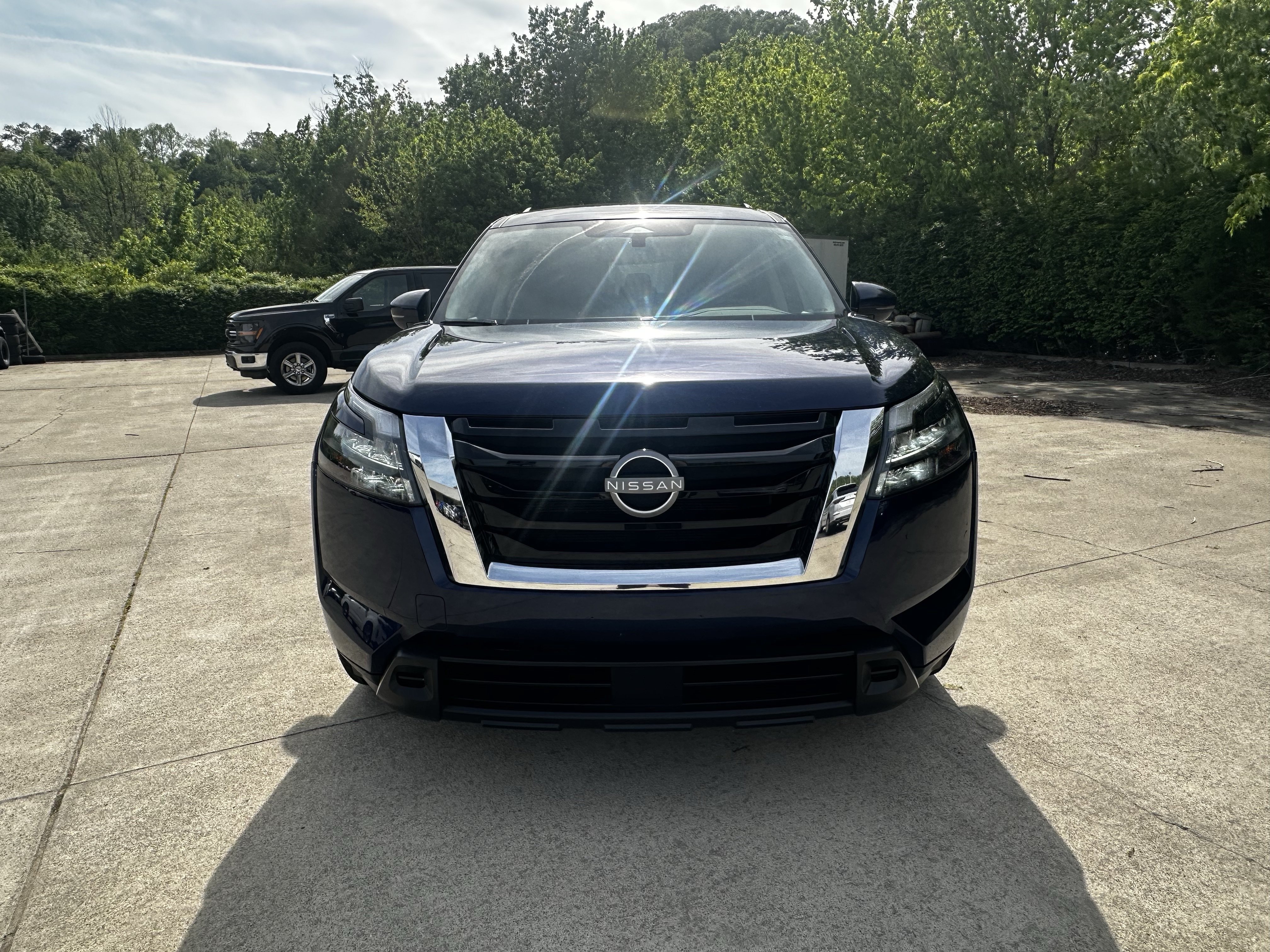 Used 2025 Nissan Pathfinder SV AWD/4WD image 3