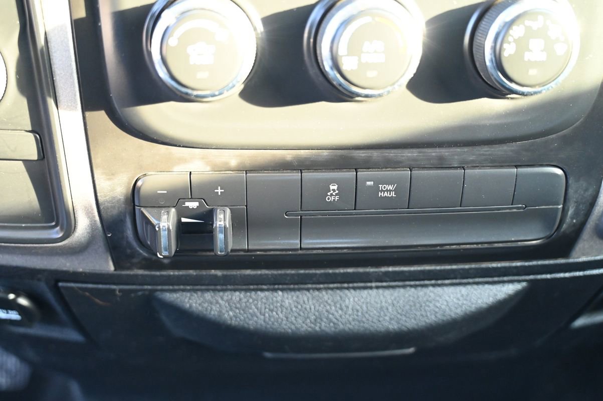 Used 2018 RAM 2500 Tradesman w/ Chrome Appearance Group image 26