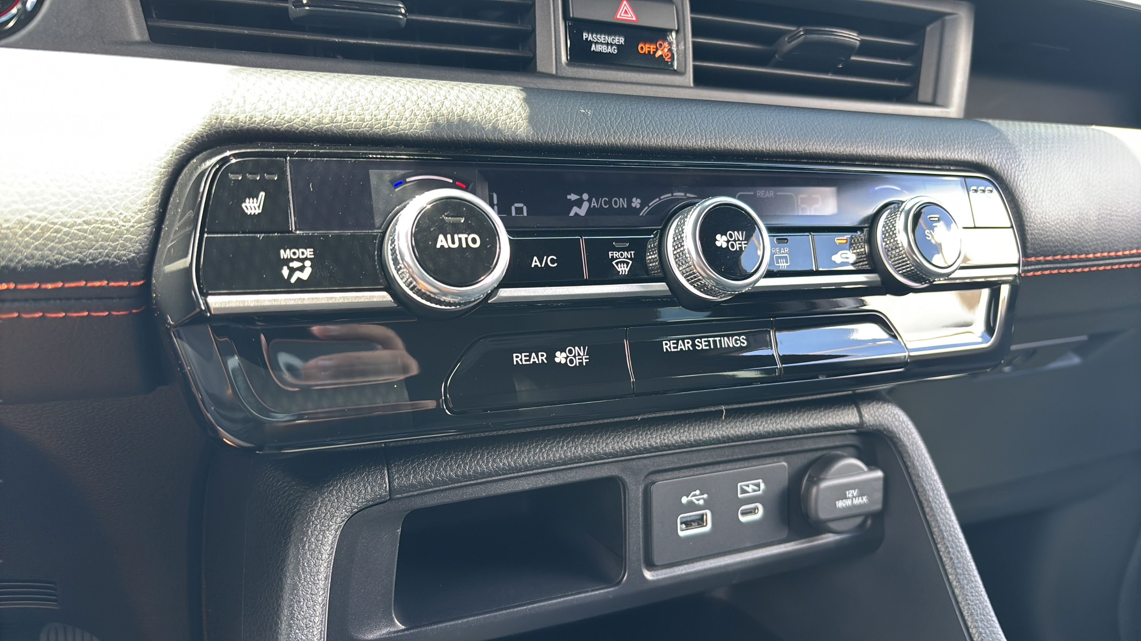 Used 2025 Honda Pilot Sport image 21