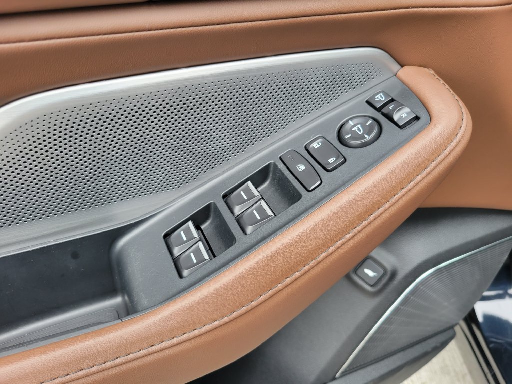 Used 2025 Acura MDX w/ Technology Package FWD image 22