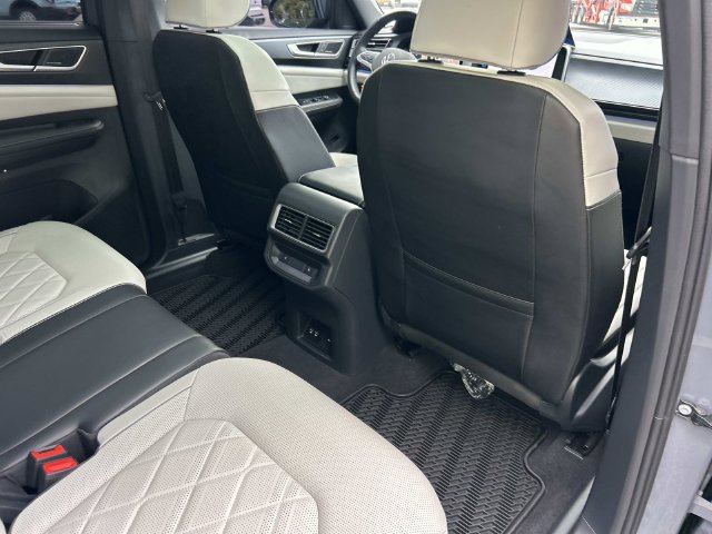 Used 2024 Volkswagen Atlas Cross Sport SEL Premium R-Line AWD/4WD image 27