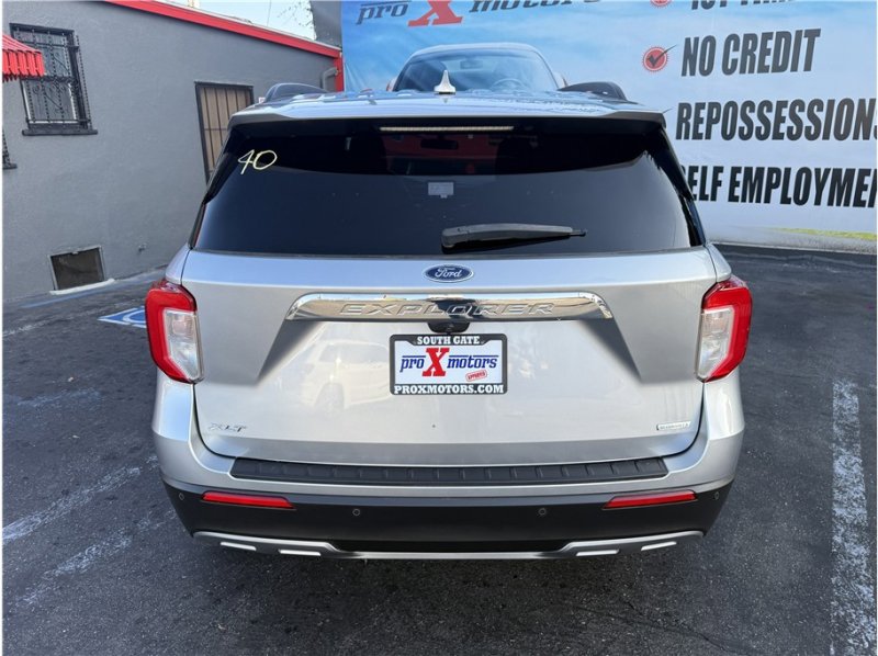 Used 2020 Ford Explorer XLT w/ Equipment Group 202A image 15