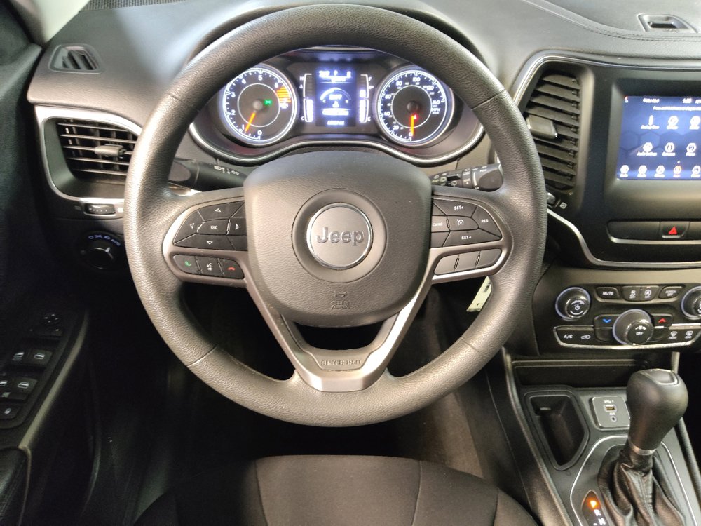Used 2020 Jeep Cherokee Latitude FWD image 22