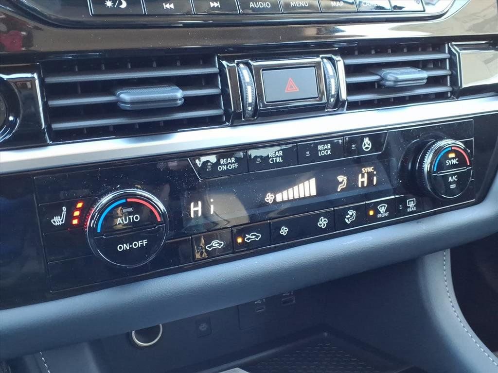 New 2025 Nissan Pathfinder SL image 14