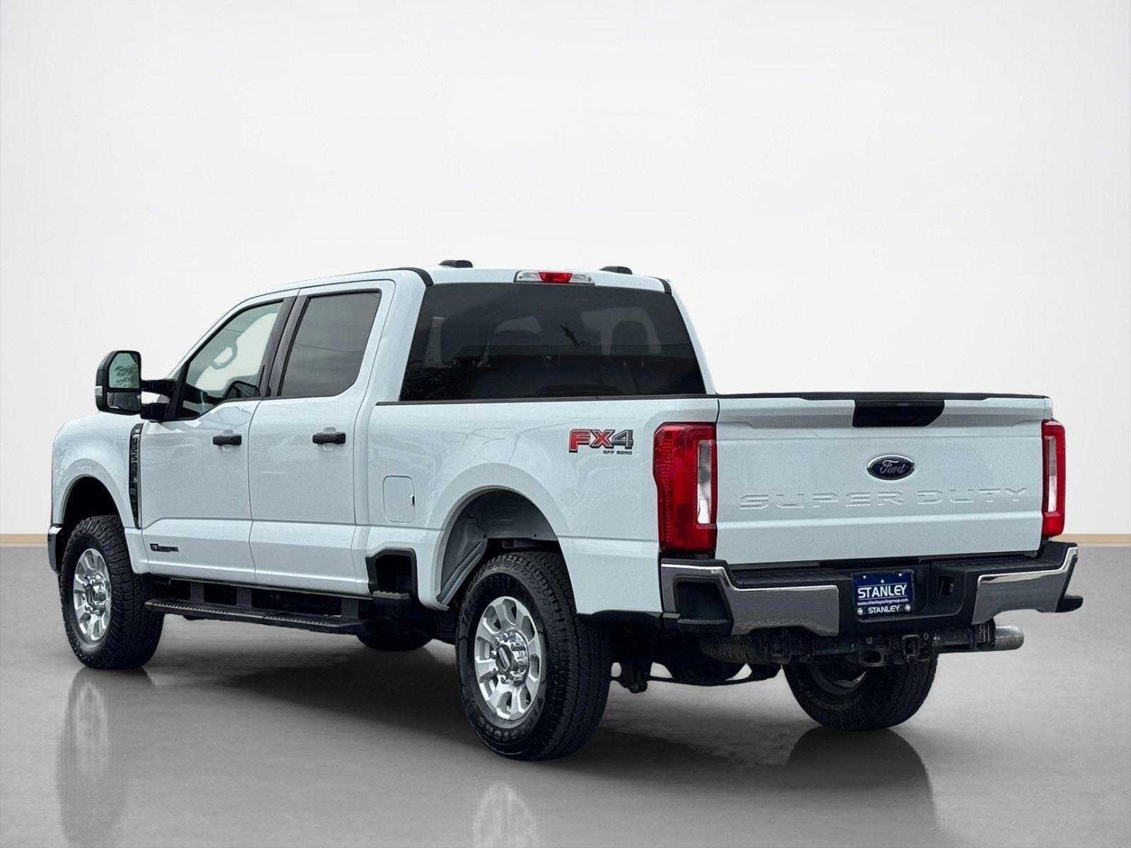 Used 2024 Ford F250 XLT w/ FX4 Off-Road Package AWD/4WD image 5