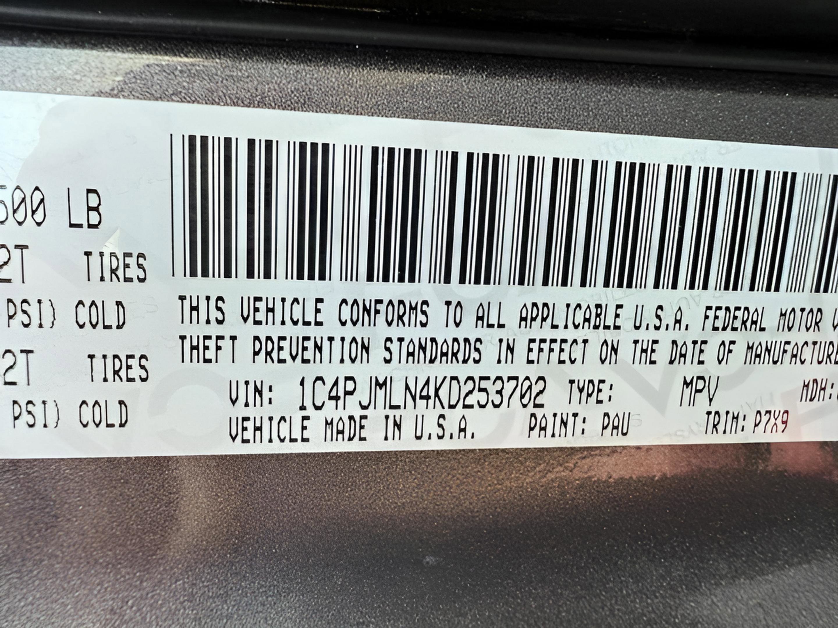 Used 2019 Jeep Cherokee Latitude Plus w/ Cold Weather Group AWD/4WD image 30