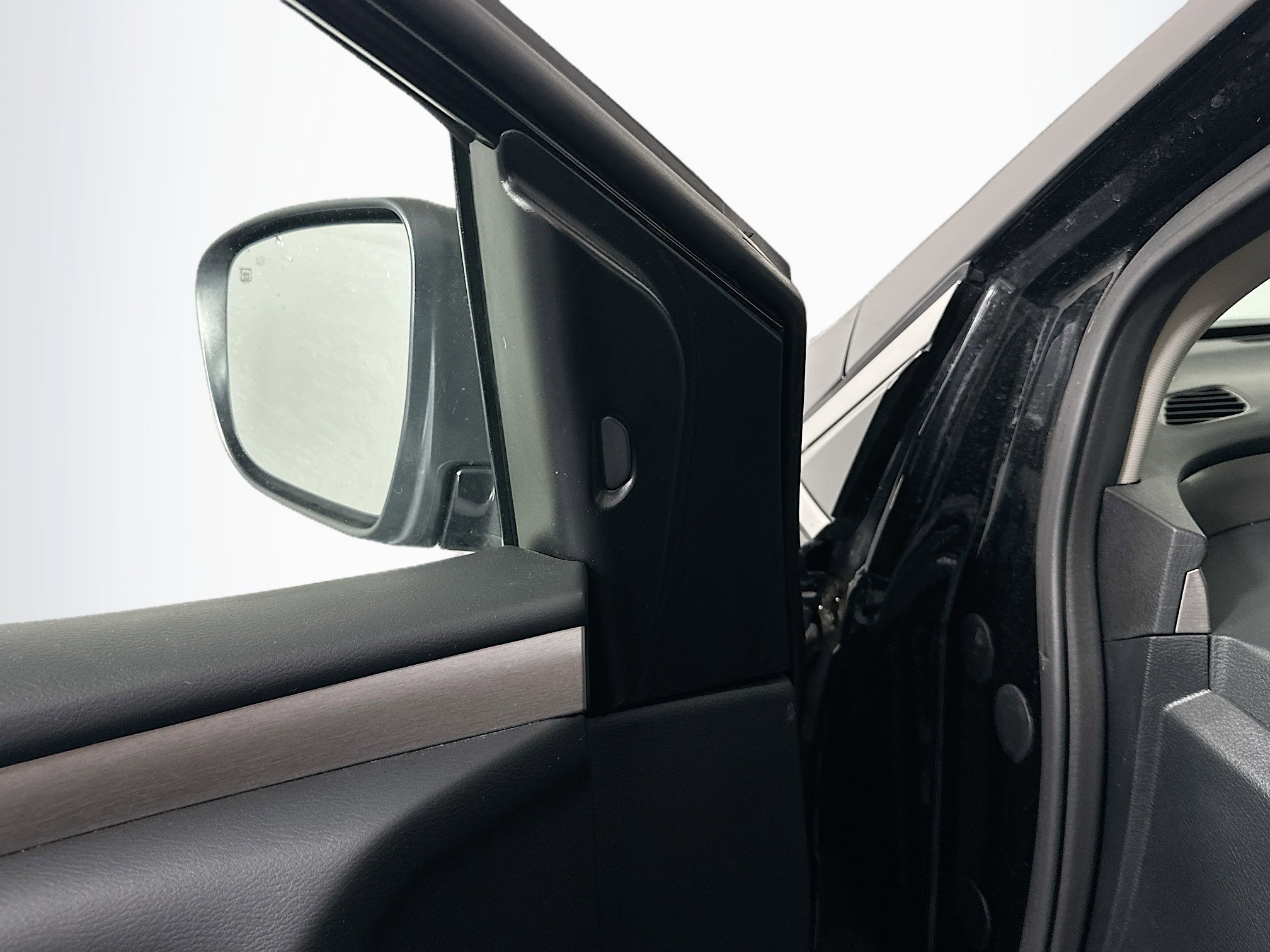 Used 2024 Nissan Murano SV w/ SV Midnight Edition Package image 16