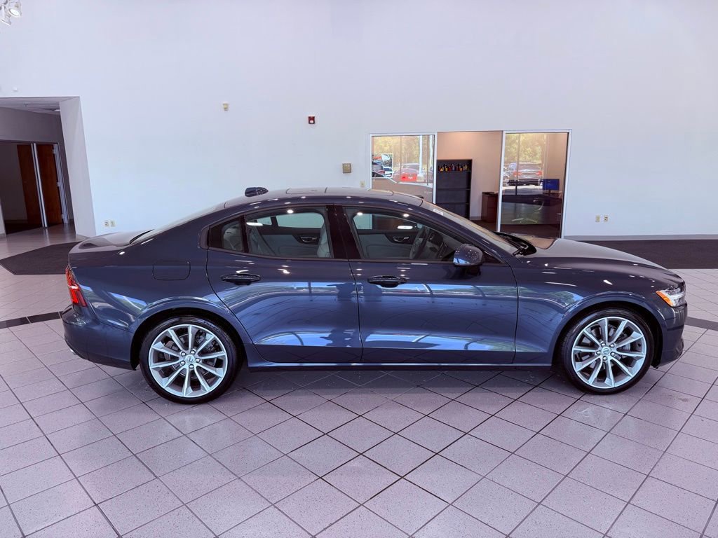 Used 2020 Volvo S60 T5 Momentum w/ Protection Package Premier image 14