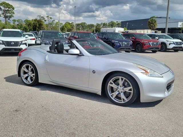 Used 2011 Nissan 370Z Touring w/ Sport Pkg image 2