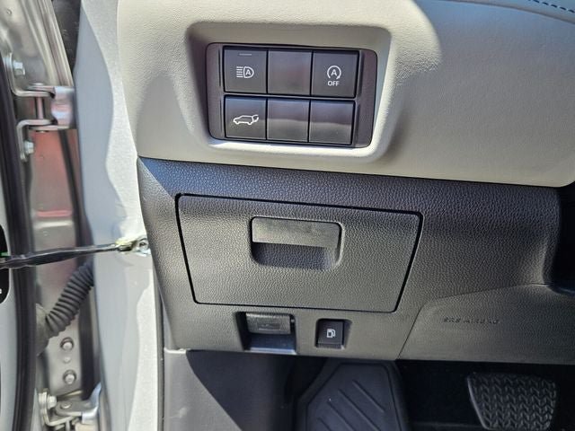 Used 2024 Toyota Highlander XLE FWD image 22