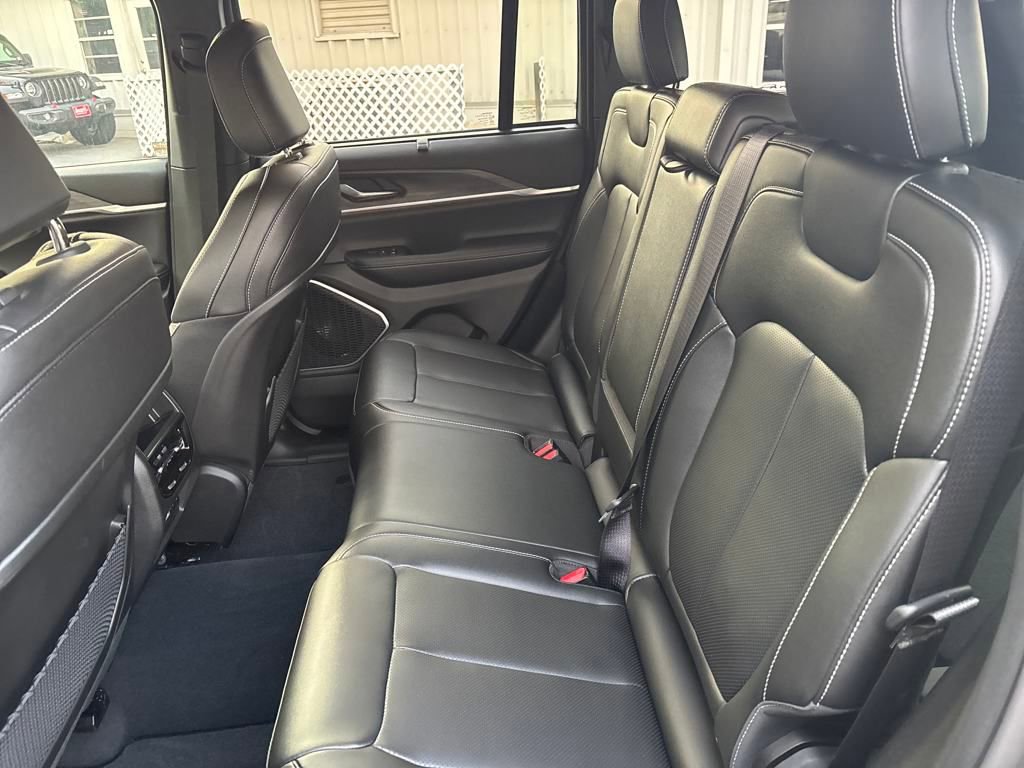 New 2024 Jeep Grand Cherokee Limited 4xe w/ Luxury Tech Group II image 16