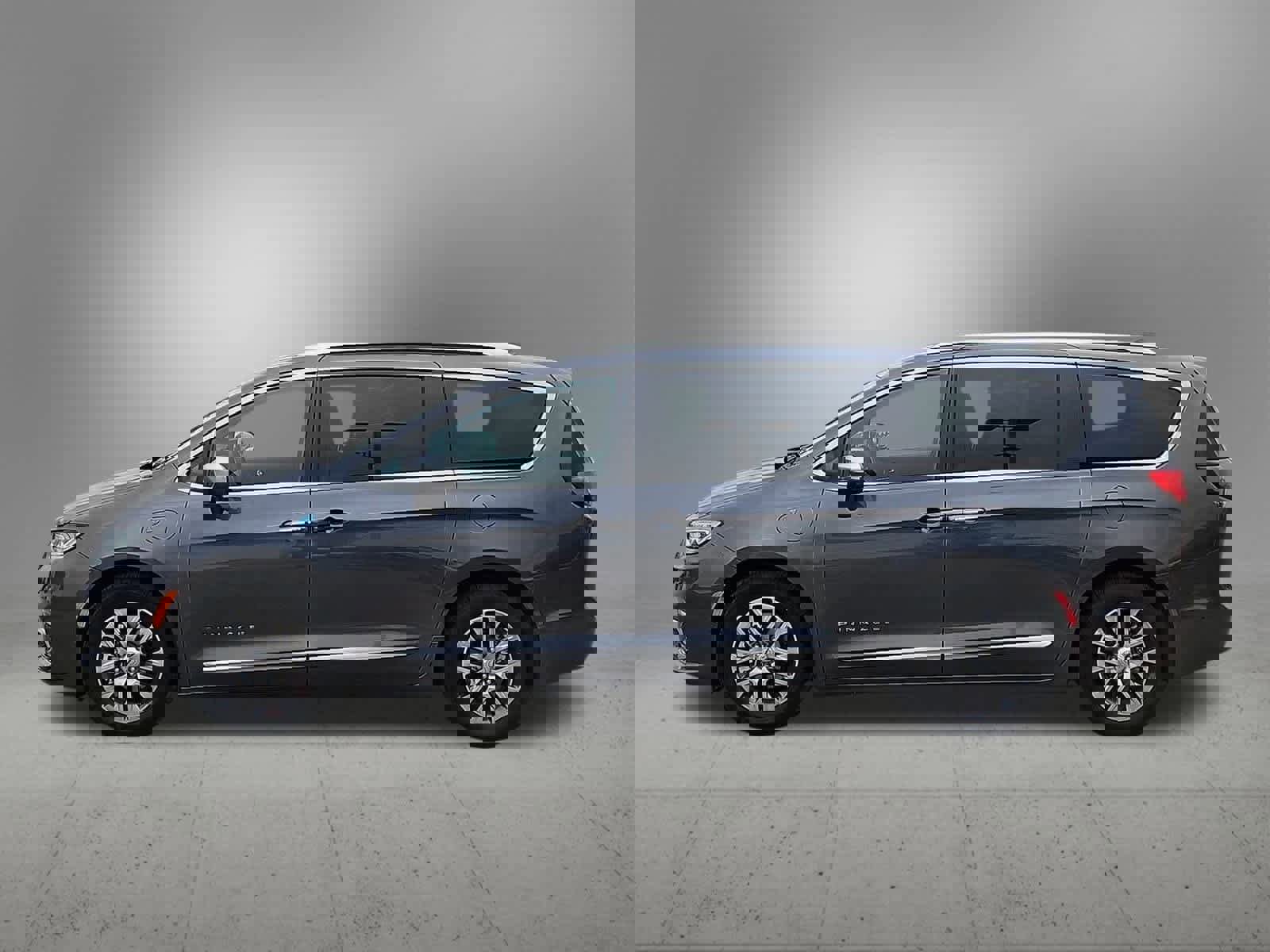 Used 2022 Chrysler Pacifica Pinnacle image 3