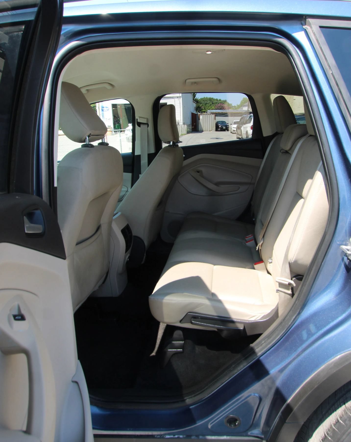 Used 2018 Ford Escape SE w/ Ford Safe & Smart Package AWD/4WD image 11