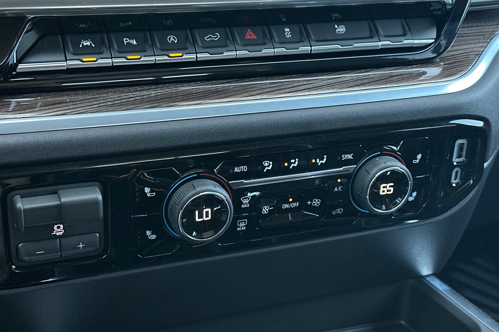 New 2026 Chevrolet Silverado 1500 LT w/ Safety Package AWD/4WD image 20