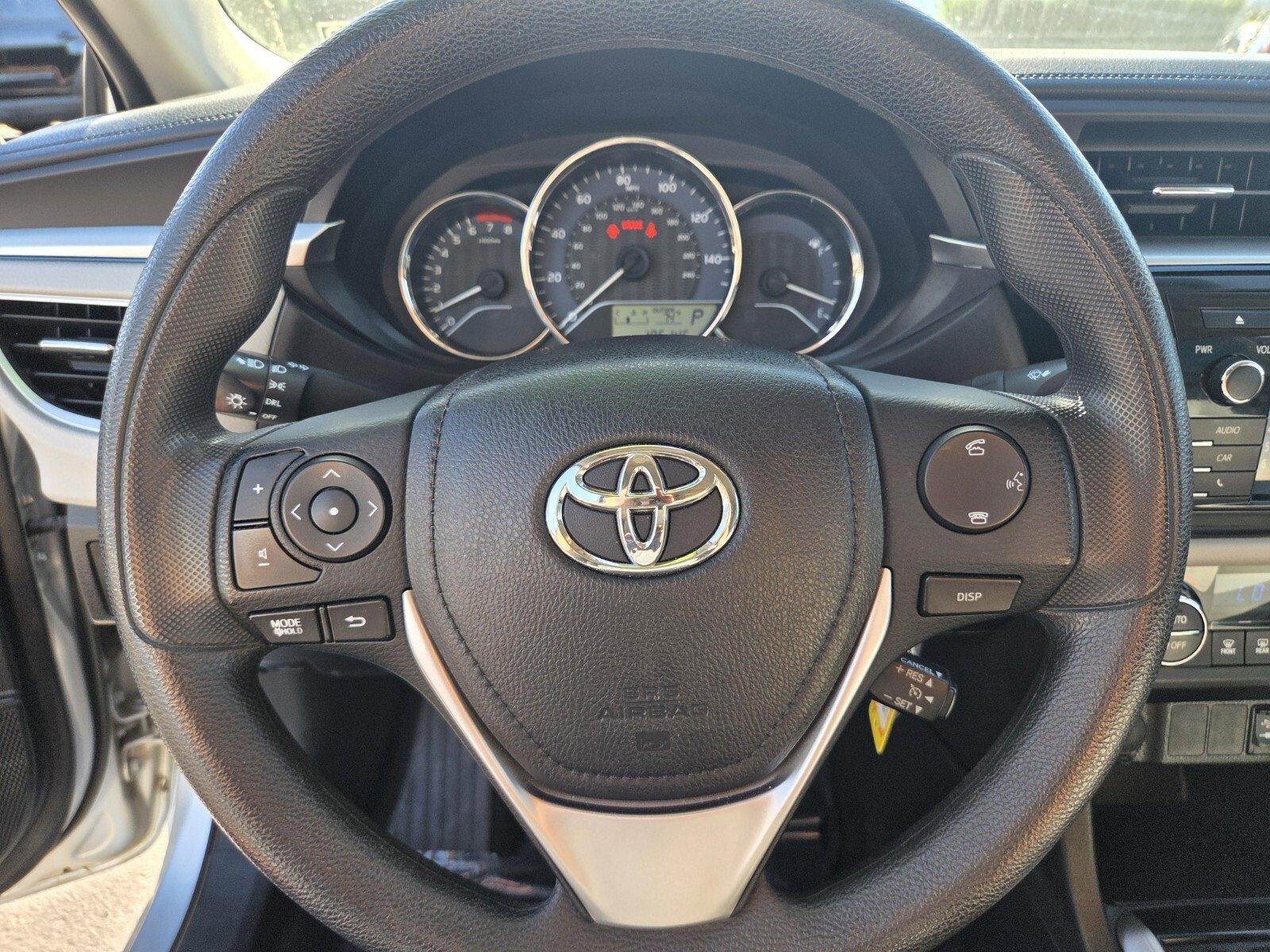 Used 2015 Toyota Corolla LE image 18