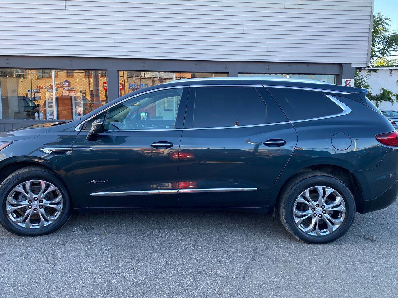 Used 2021 Buick Enclave Avenir AWD/4WD image 12