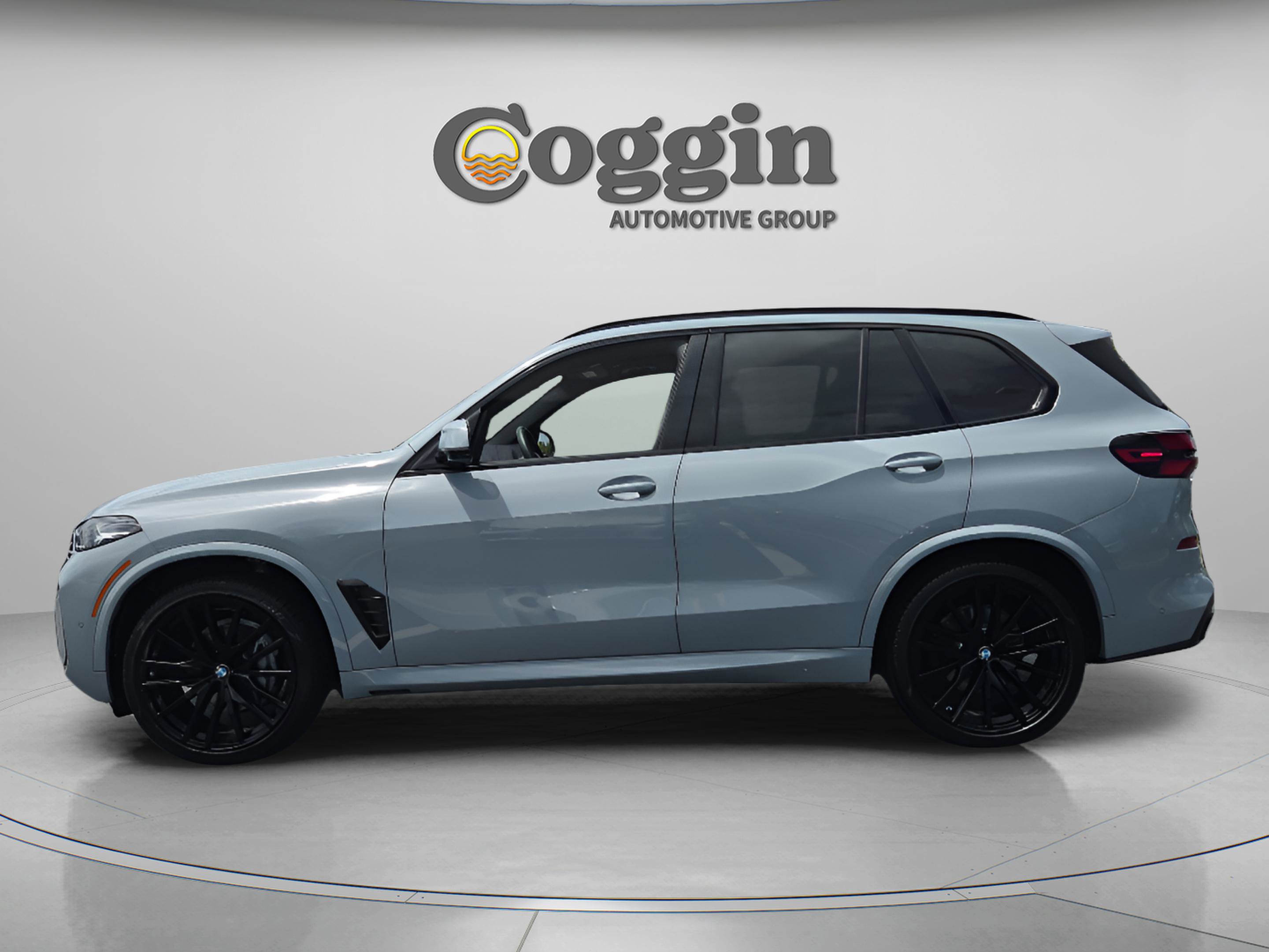 Certified 2024 BMW X5 sDrive40i w/ M Sport Package image 2