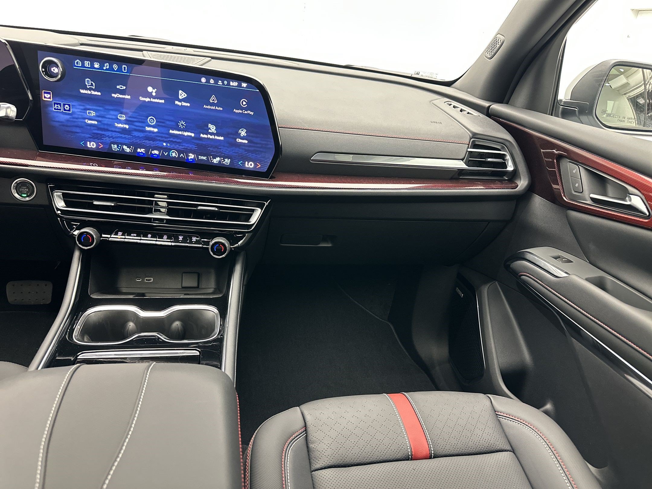 New 2026 Chevrolet Traverse RS w/ LPO, Floor Liner Package AWD/4WD image 31