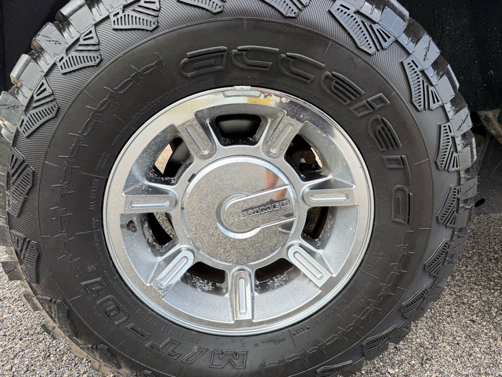 Used 2003 HUMMER H2 w/ Preferred Equipment Group image 22