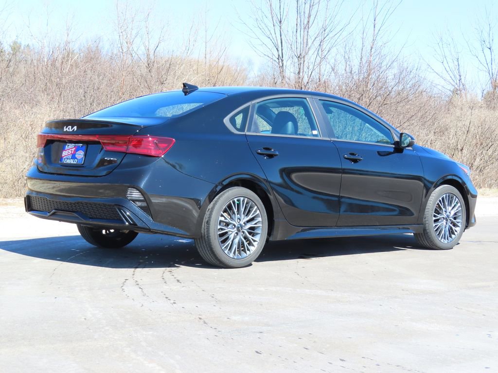 Certified 2023 Kia Forte GT-Line image 3