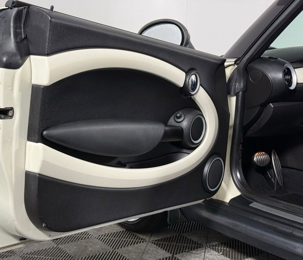 Used 2012 MINI Cooper S image 19