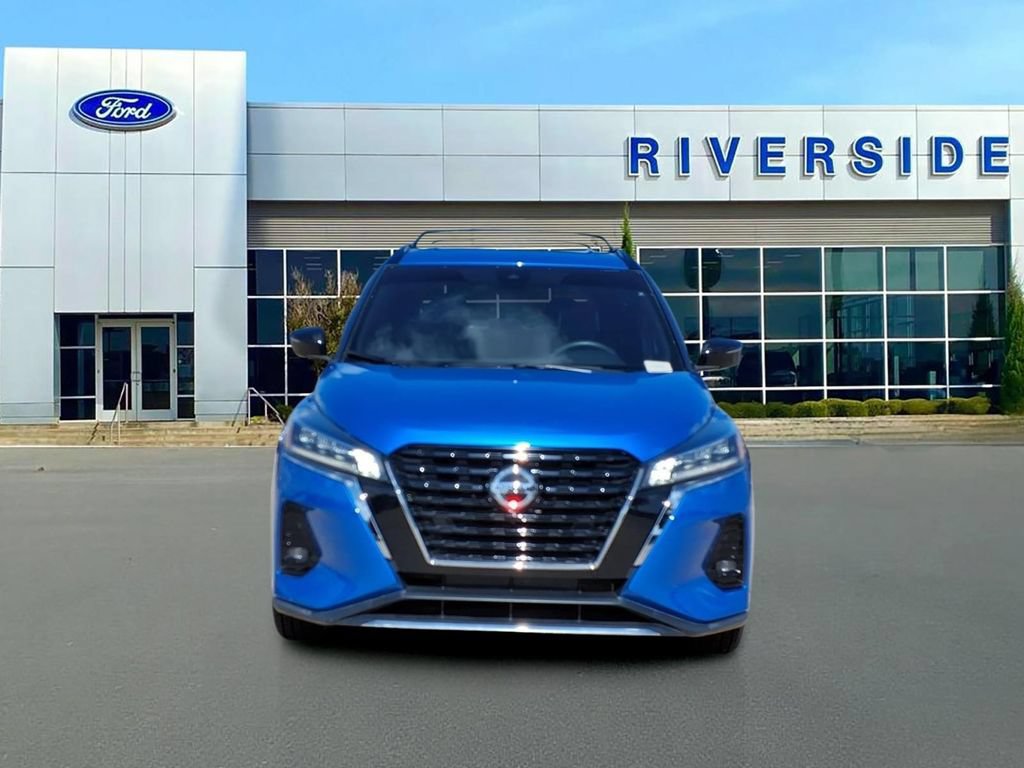 Used 2021 Nissan Kicks SR w/ SR Premium Package FWD image 2