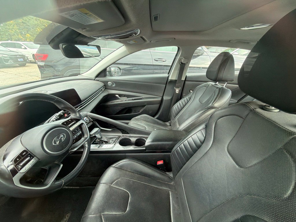 Used 2023 Hyundai Elantra Limited FWD image 7