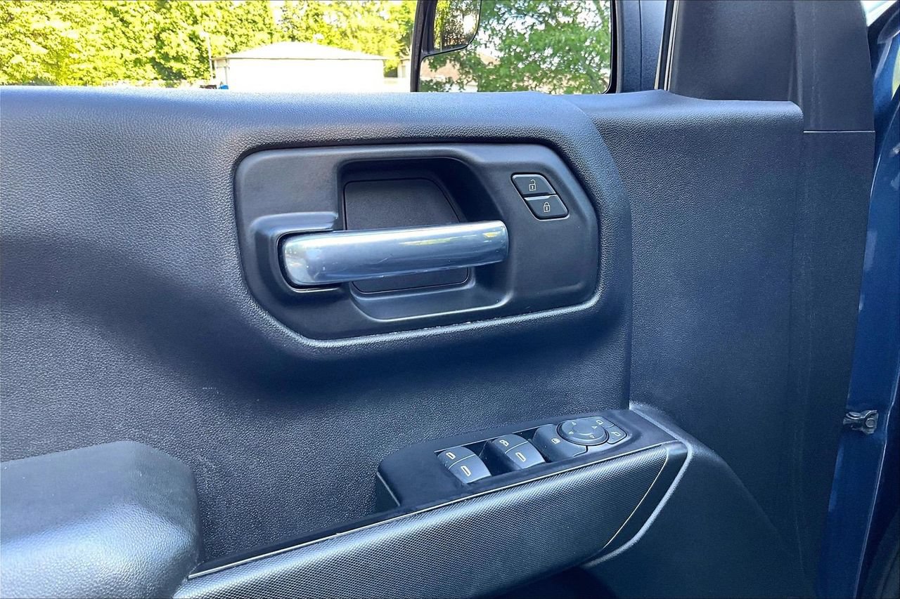 Used 2019 Chevrolet Silverado 1500 Custom Trail Boss w/ Custom Convenience Package AWD/4WD image 24