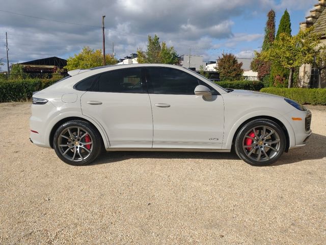 Used 2022 Porsche Cayenne GTS image 24