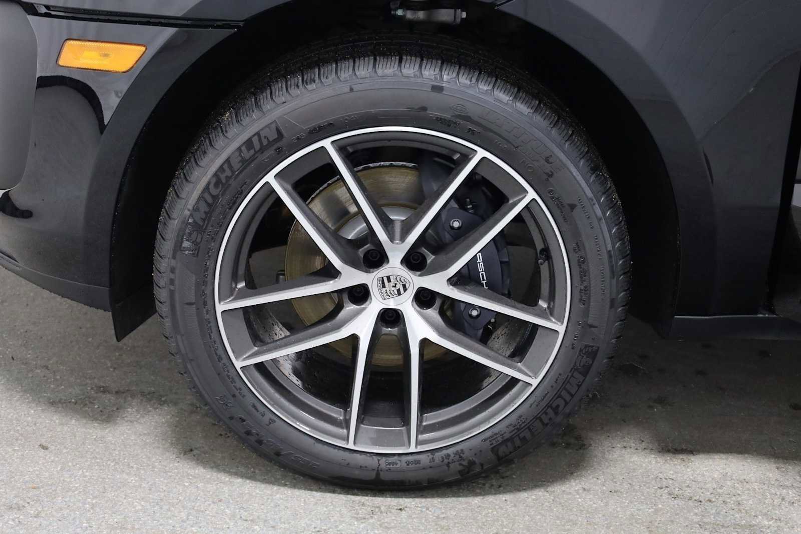 New 2026 Porsche Macan image 40