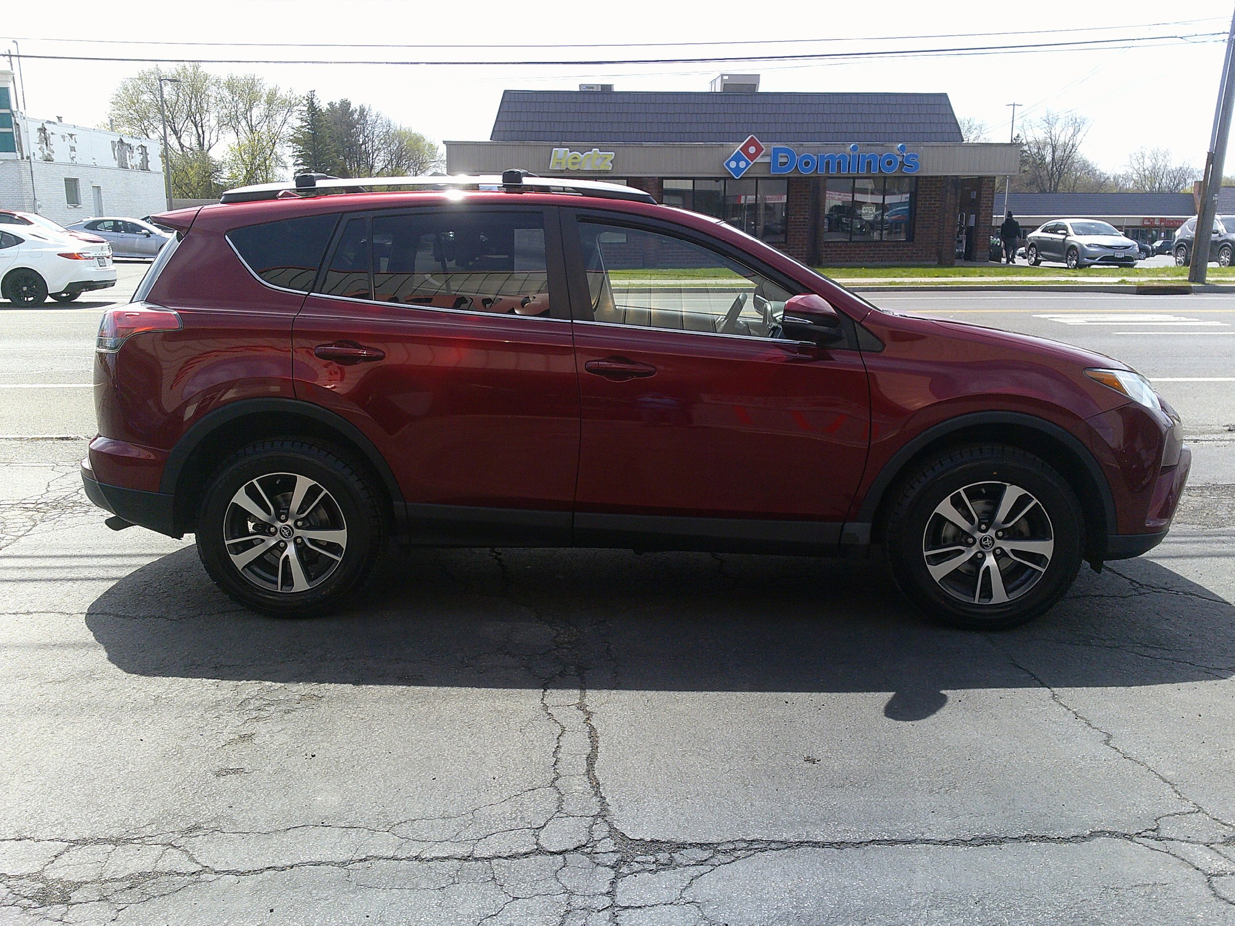 Used 2018 Toyota RAV4 XLE w/ Plus Extra Value Package AWD/4WD image 6