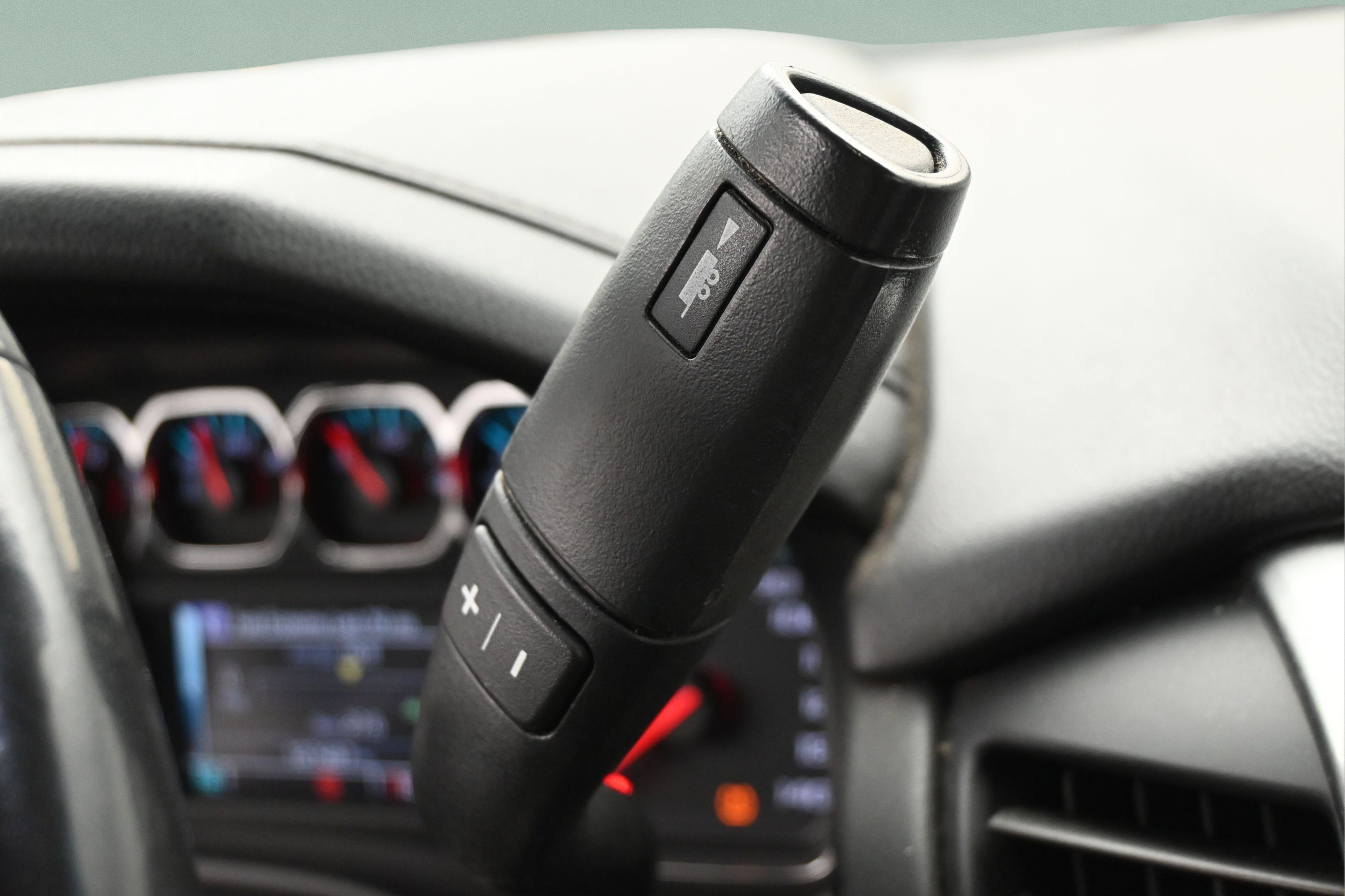 Used 2020 Chevrolet Suburban LS RWD image 18