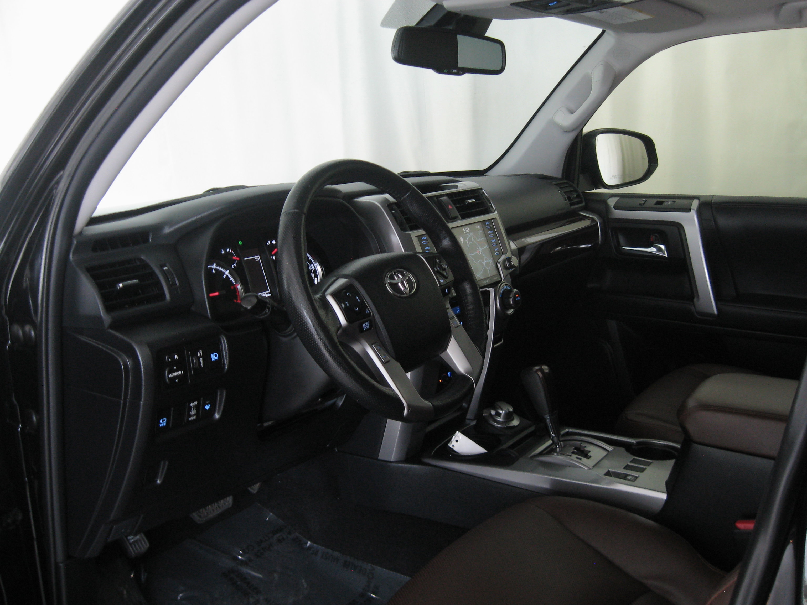 Used 2024 Toyota 4Runner Limited image 12