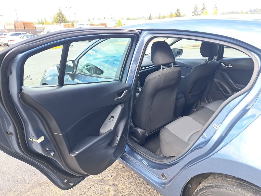 Used 2016 MAZDA MAZDA3 i Sport FWD image 12