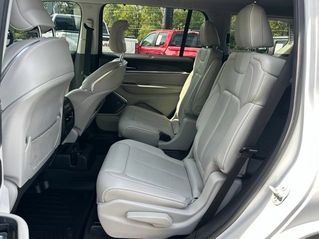 Used 2021 Jeep Grand Cherokee L Overland w/ Luxury Tech Group IV AWD/4WD image 30