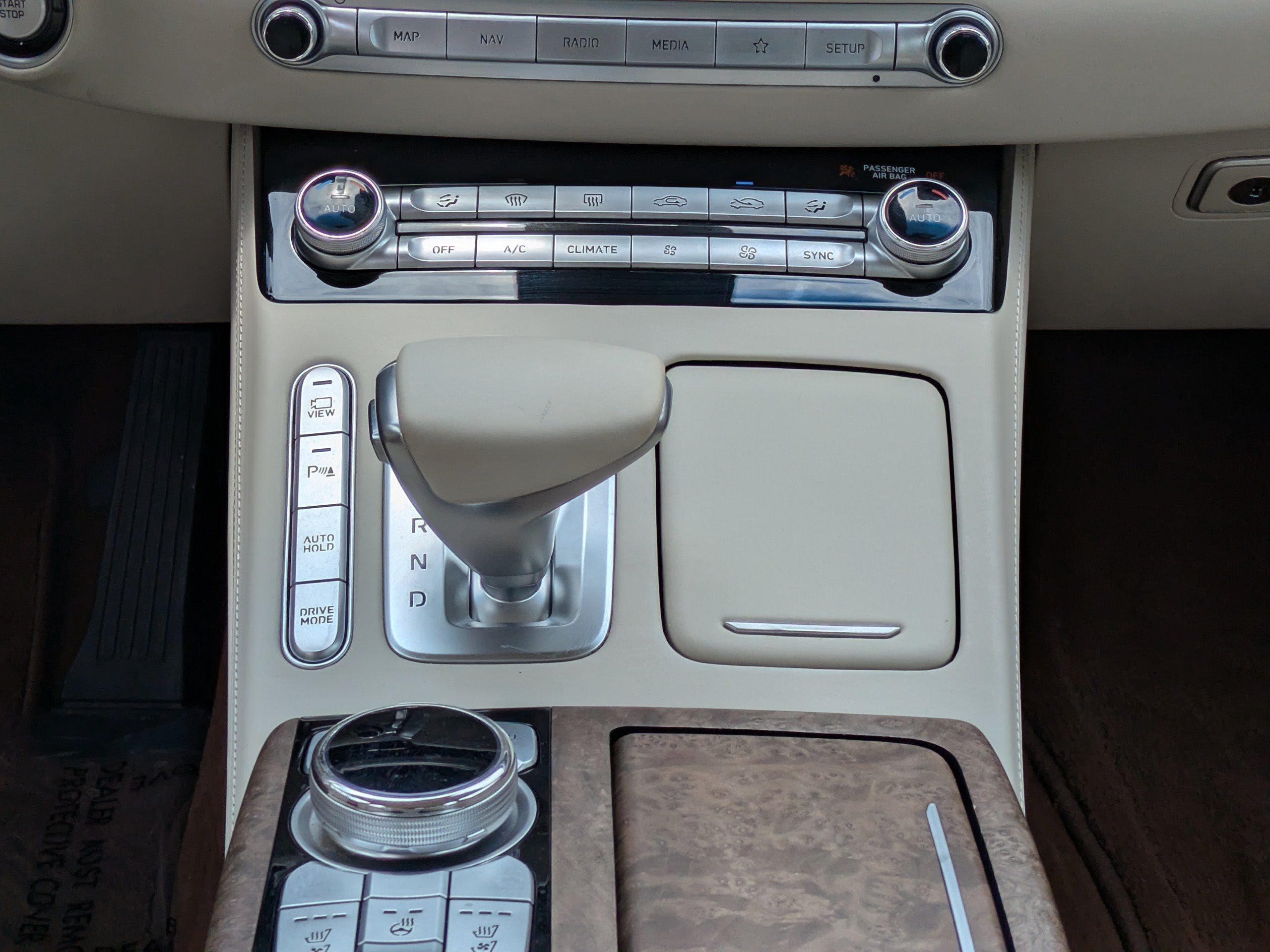 Used 2021 Genesis G90 5.0 Ultimate AWD/4WD image 18