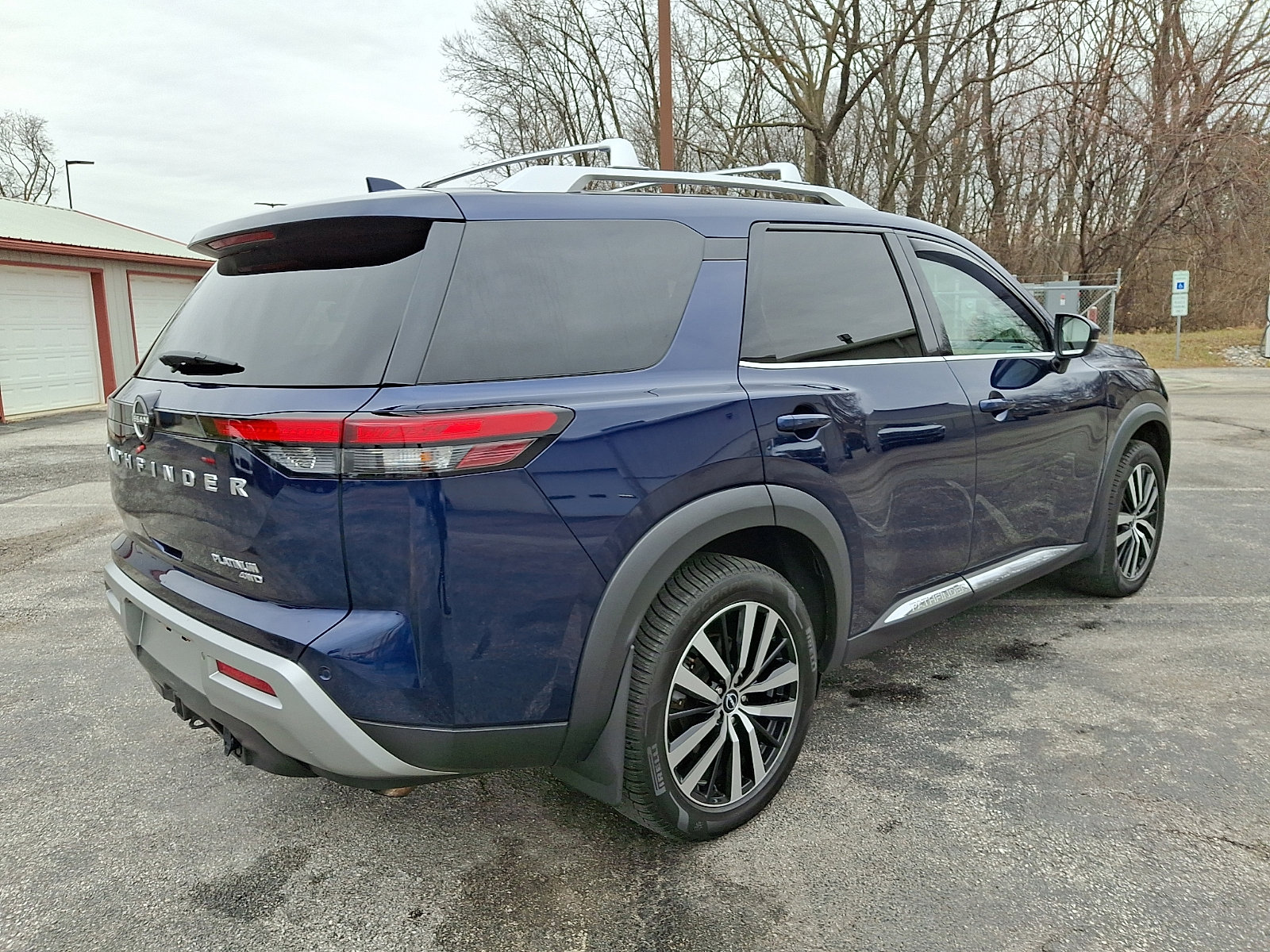 Used 2023 Nissan Pathfinder Platinum w/ Cargo Package image 8