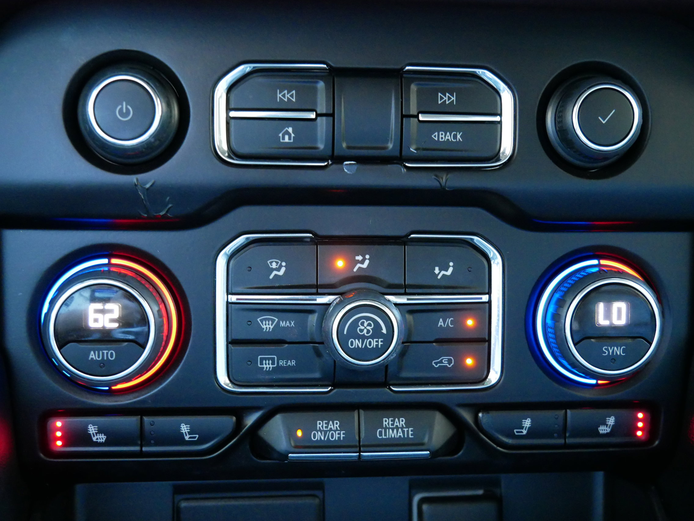 Used 2021 Chevrolet Suburban Z71 w/ Rear Media and Nav Package image 37