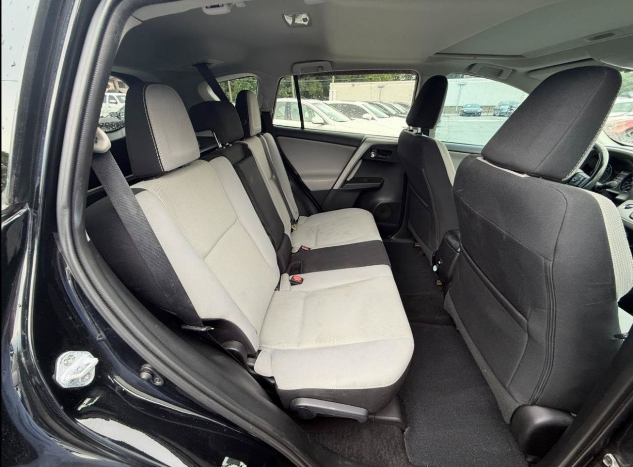 Used 2017 Toyota RAV4 XLE FWD image 29