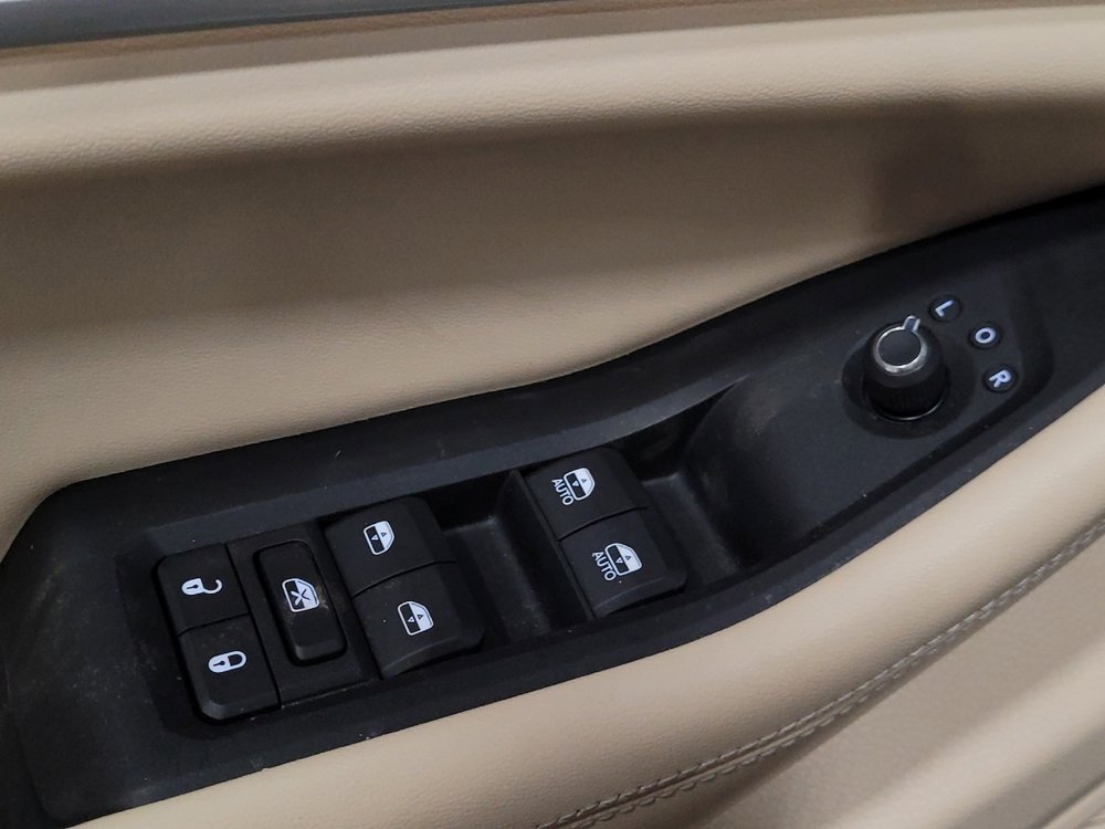 Used 2023 Jeep Grand Cherokee Limited image 27