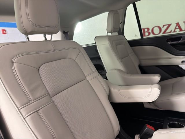 Used 2025 Lincoln Aviator Reserve w/ Equipment Group 201A image 18