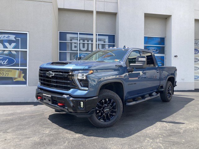 Used 2025 Chevrolet Silverado 2500 LTZ w/ Trail Boss Package AWD/4WD image 2
