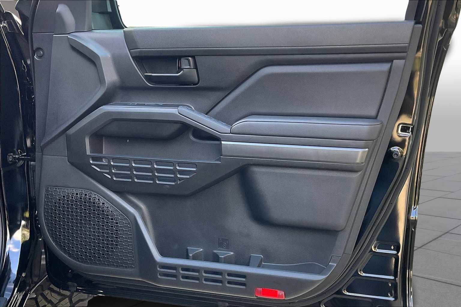 Used 2025 Toyota Tacoma SR5 image 21