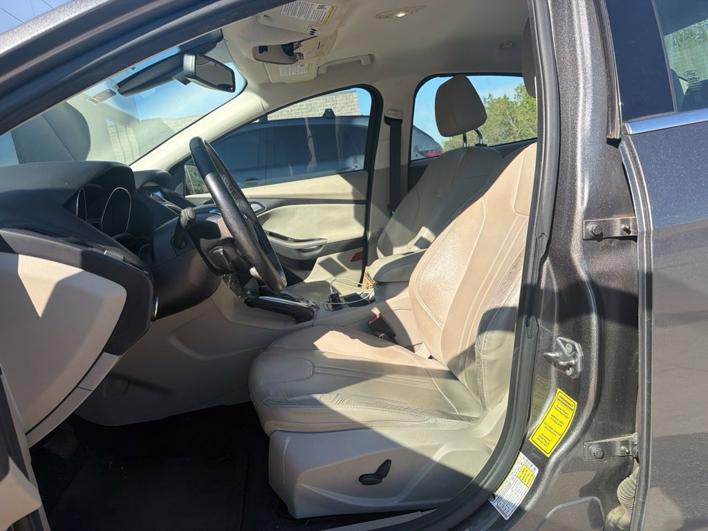 Used 2012 Ford Focus SEL FWD image 6