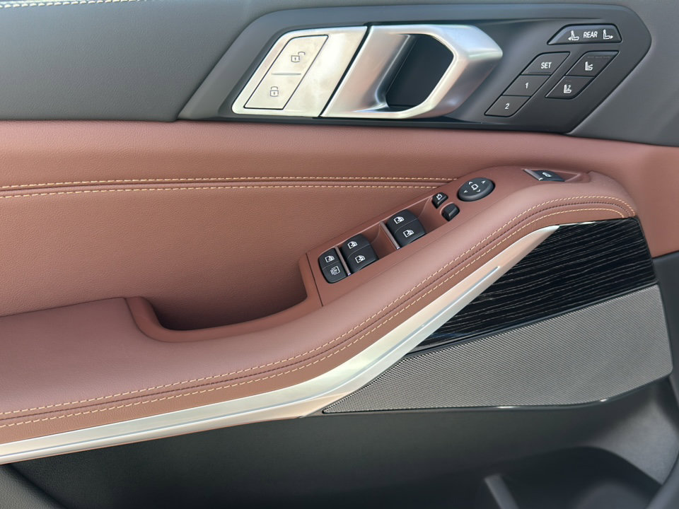 New 2026 BMW X7 M60i AWD/4WD image 14