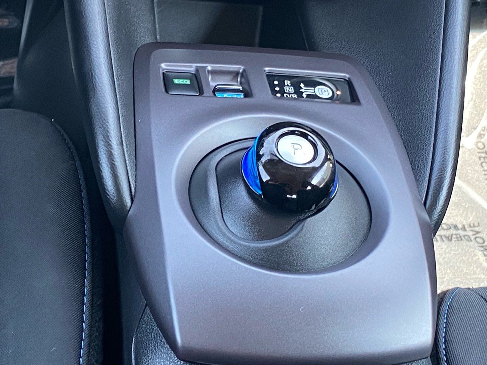 Used 2022 Nissan Leaf S FWD image 11