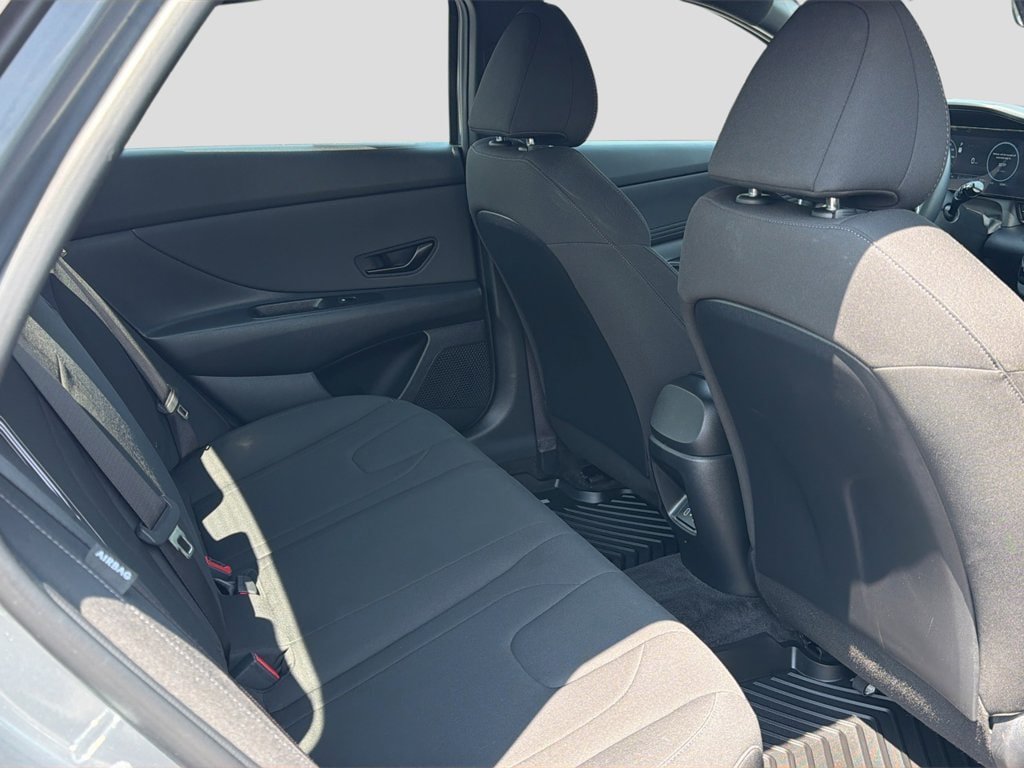 Certified 2025 Hyundai Elantra SEL FWD image 27