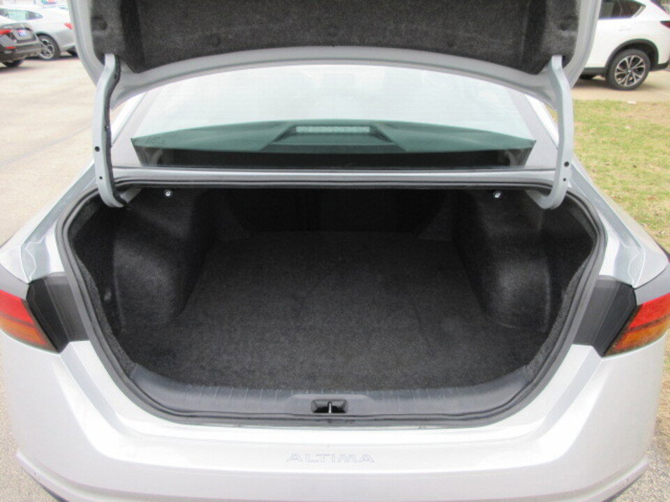 Used 2024 Nissan Altima 2.5 SV image 30